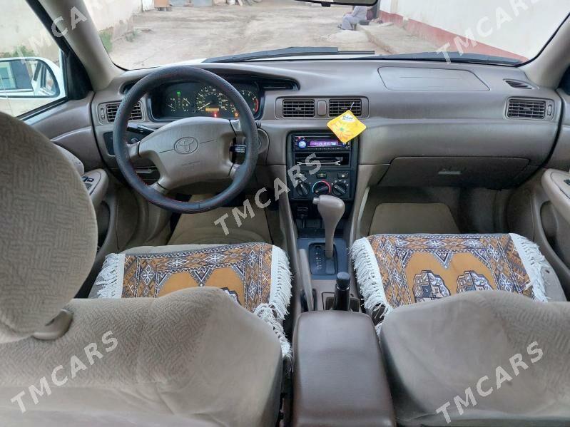Toyota Camry 2000 - 150 000 TMT - Köneürgenç - img 3