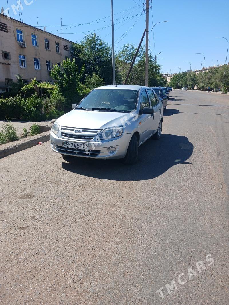Lada Granta 2012 - 60 000 TMT - Daşoguz - img 3