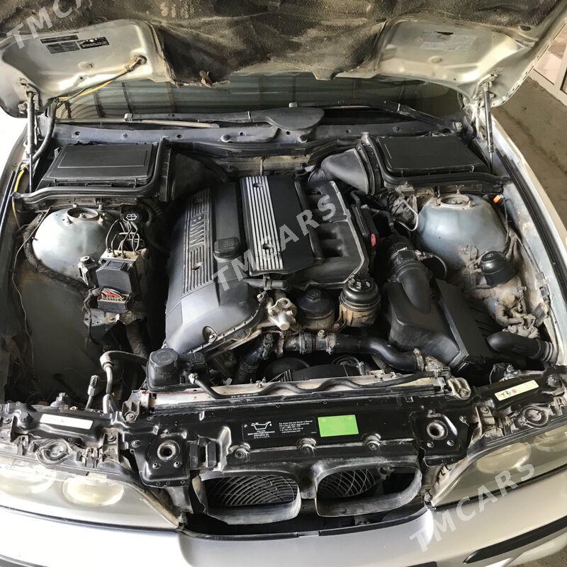 BMW E39 2002 - 105 000 TMT - Türkmenabat - img 6