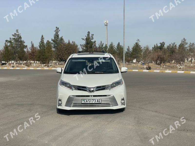 Toyota Sienna 2018 - 600 000 TMT - Ашхабад - img 9