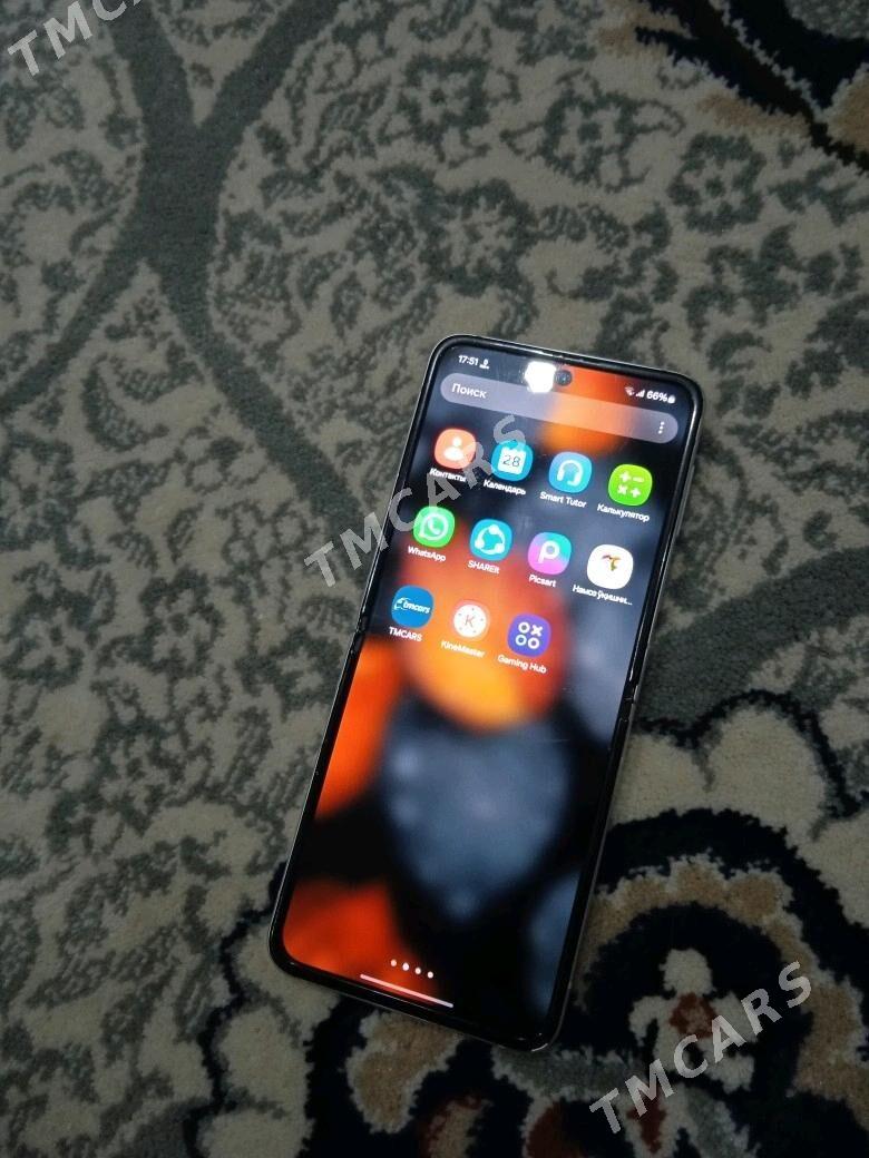 Galaxy z Flip3 5G - Gubadag - img 3
