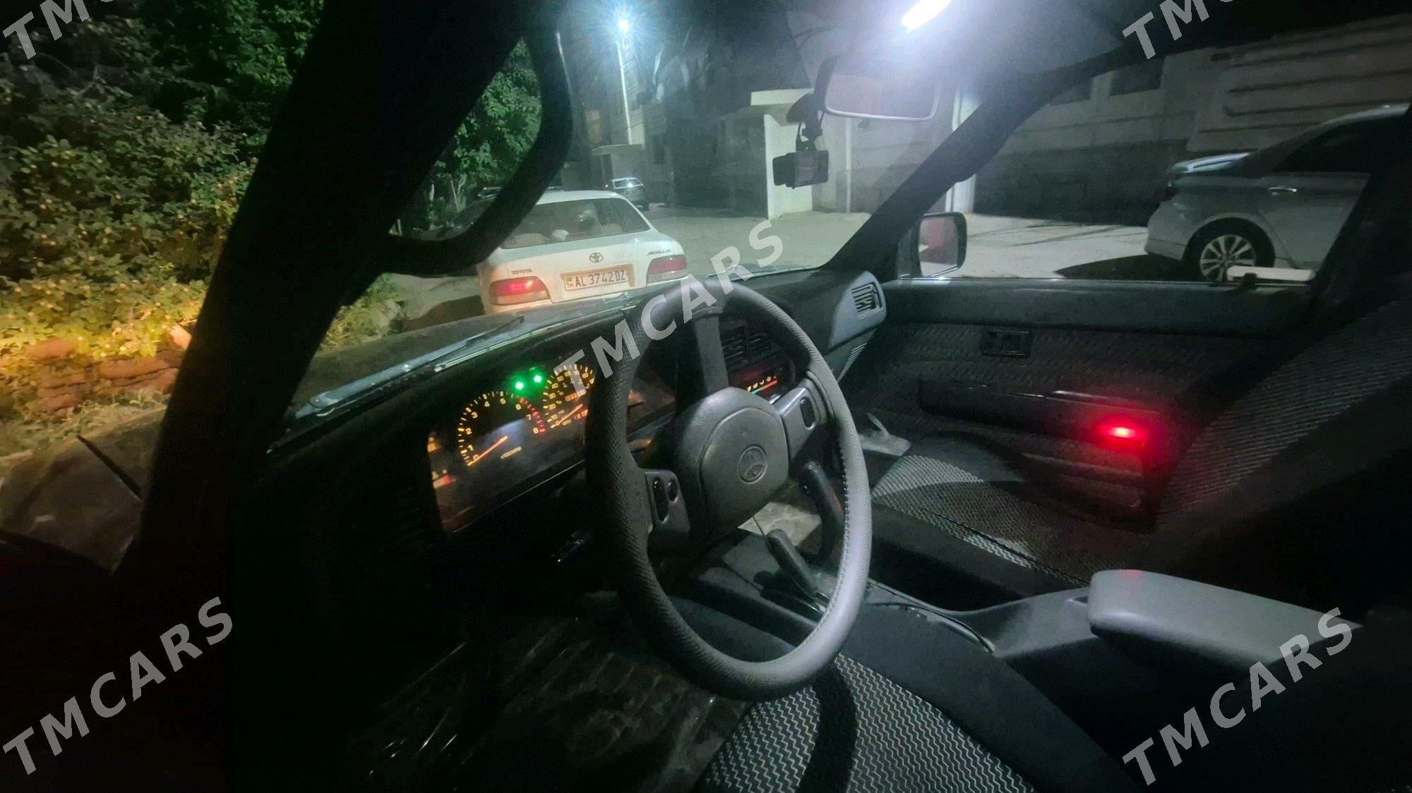 Toyota 4Runner 1993 - 45 000 TMT - Дашогуз - img 4
