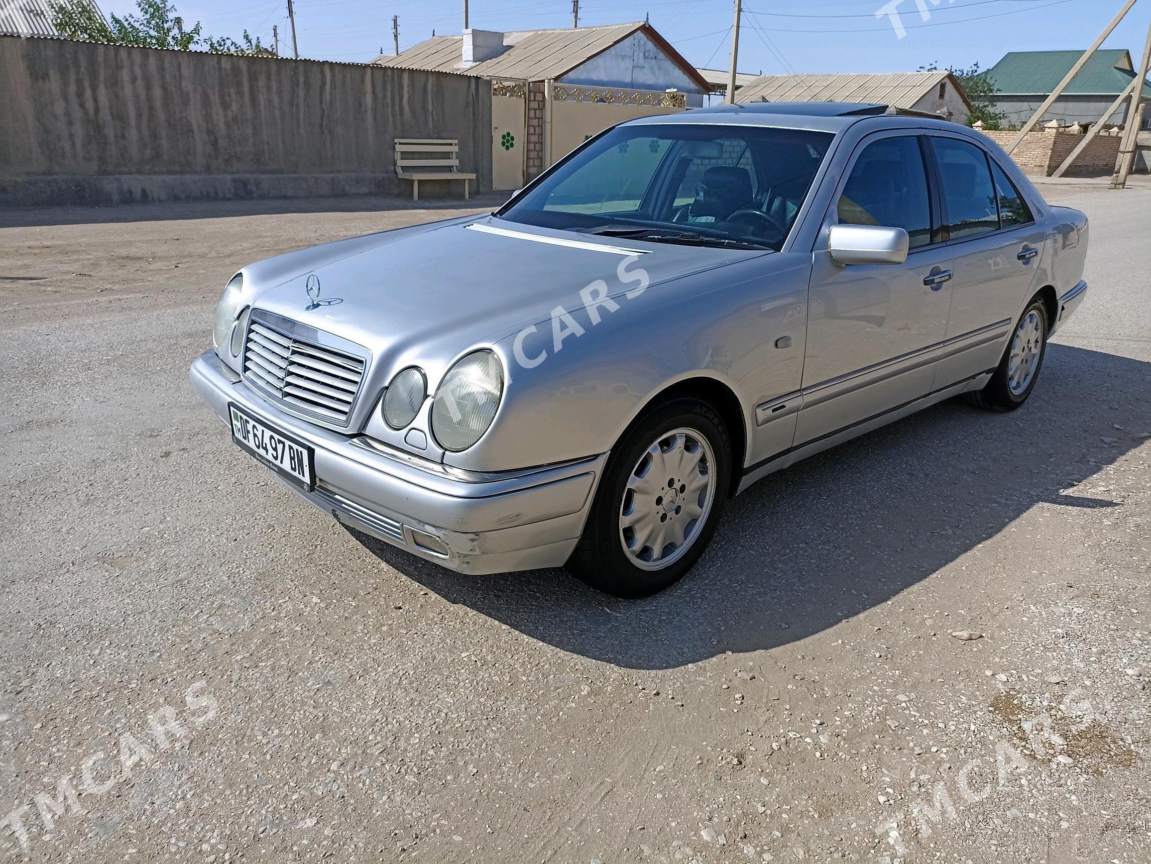 Mercedes-Benz E320 1999 - 80 000 TMT - Гумдаг - img 2
