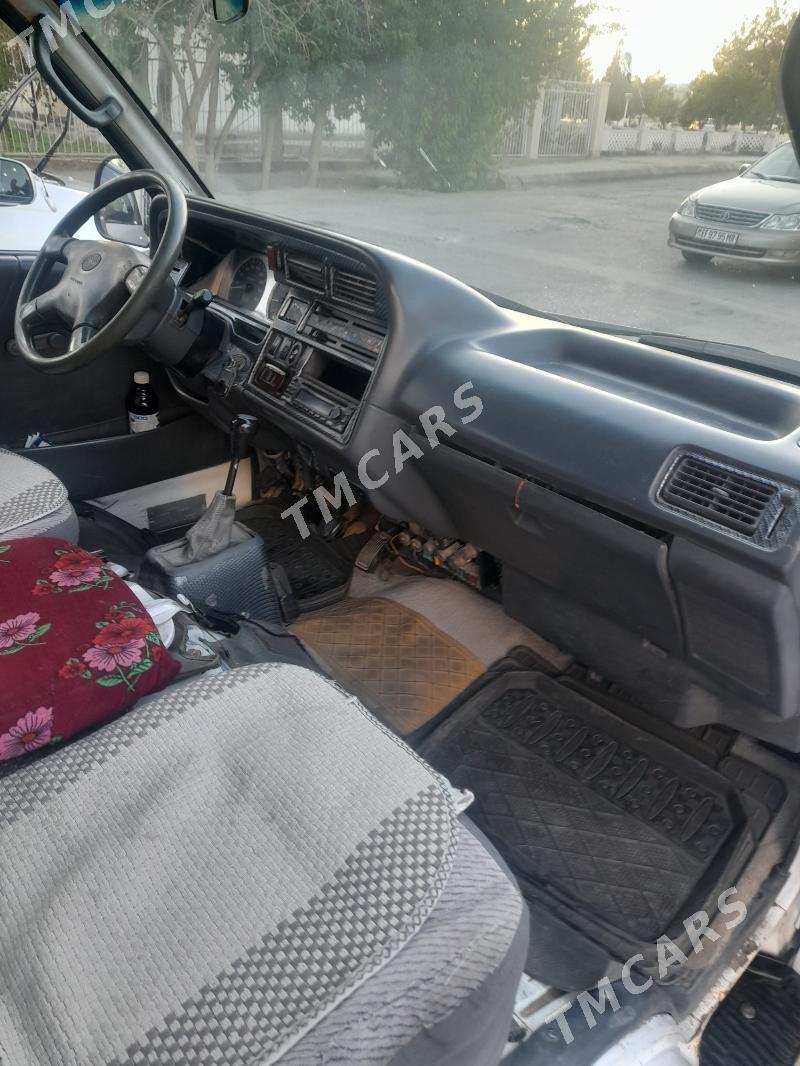 Toyota Hiace 2008 - 118 000 TMT - Baýramaly - img 5
