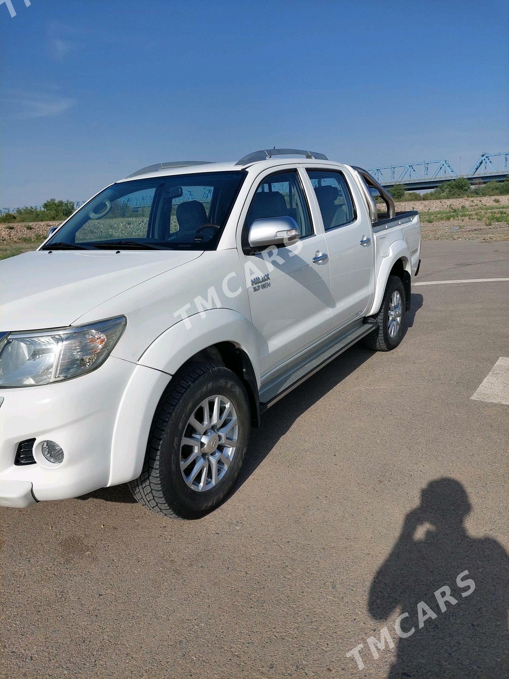 Toyota Hilux 2014 - 375 000 TMT - Kerki - img 2