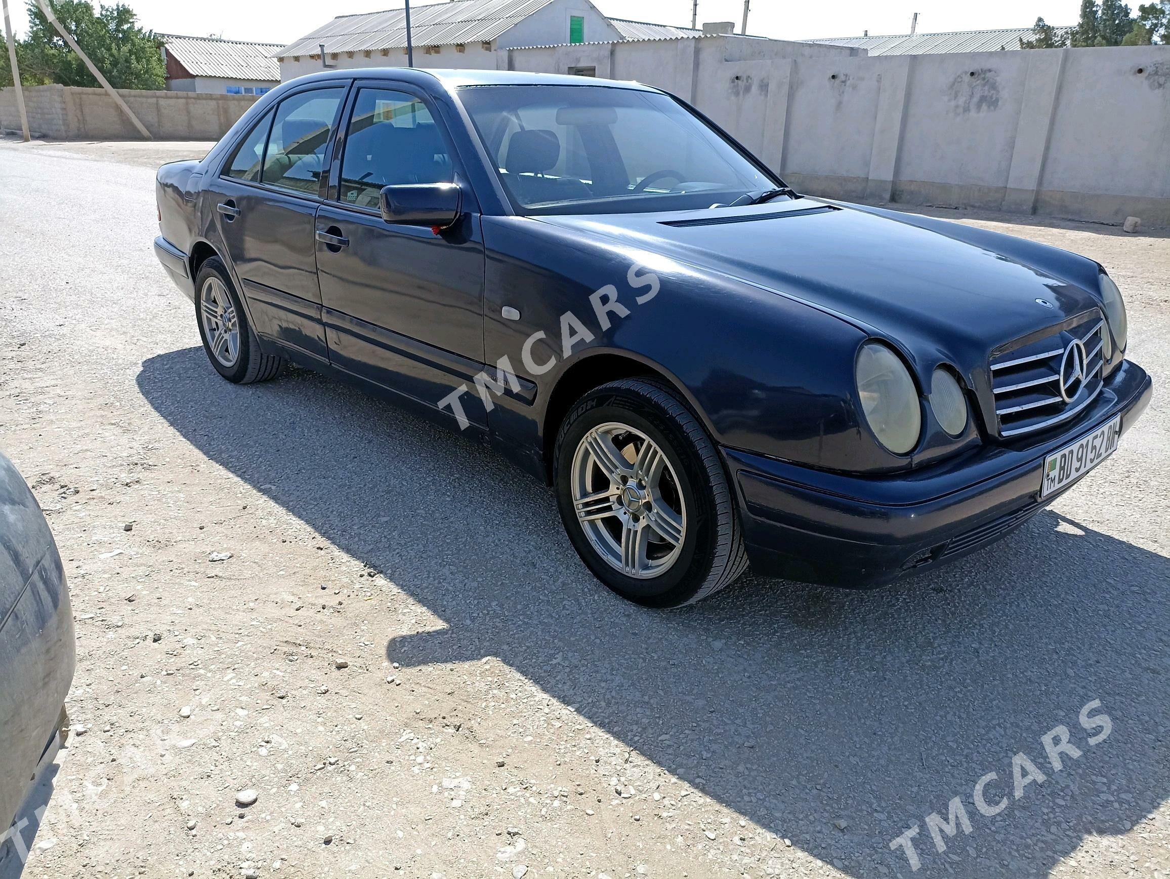 Mercedes-Benz E320 1999 - 57 000 TMT - Гумдаг - img 2