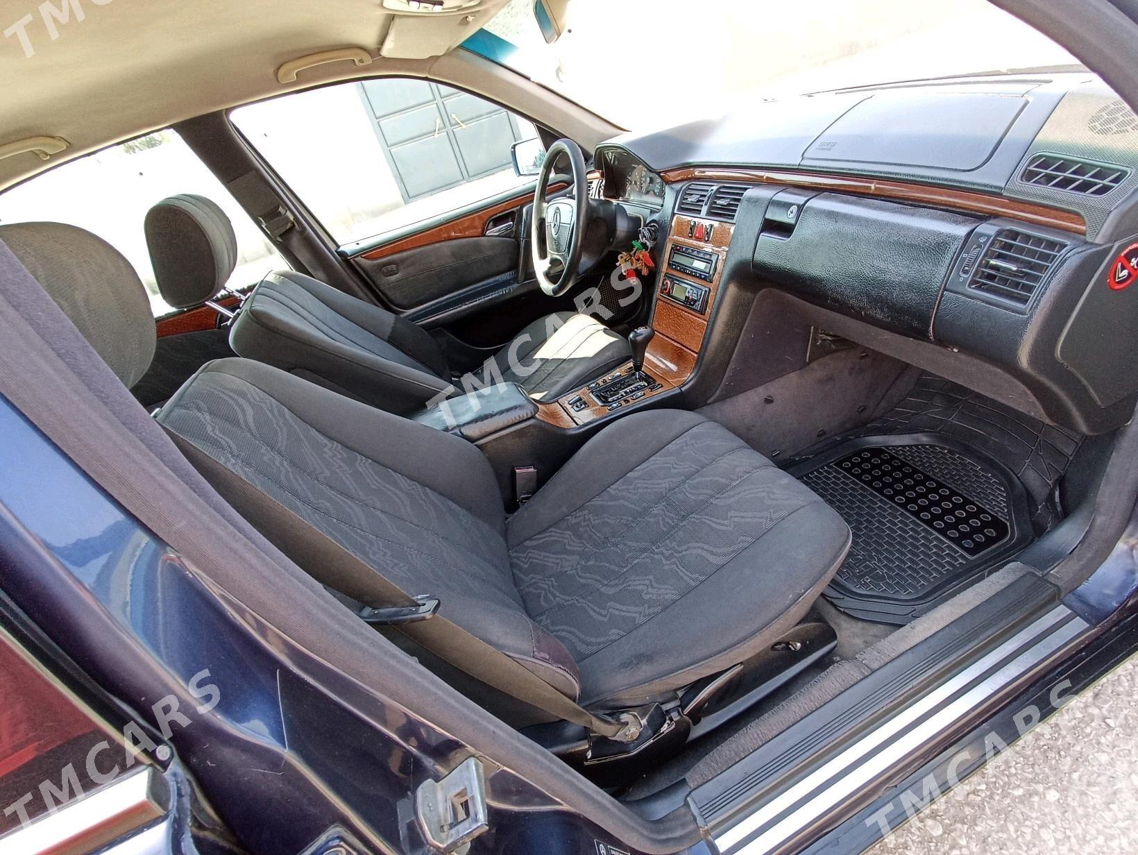 Mercedes-Benz E320 1999 - 57 000 TMT - Гумдаг - img 5