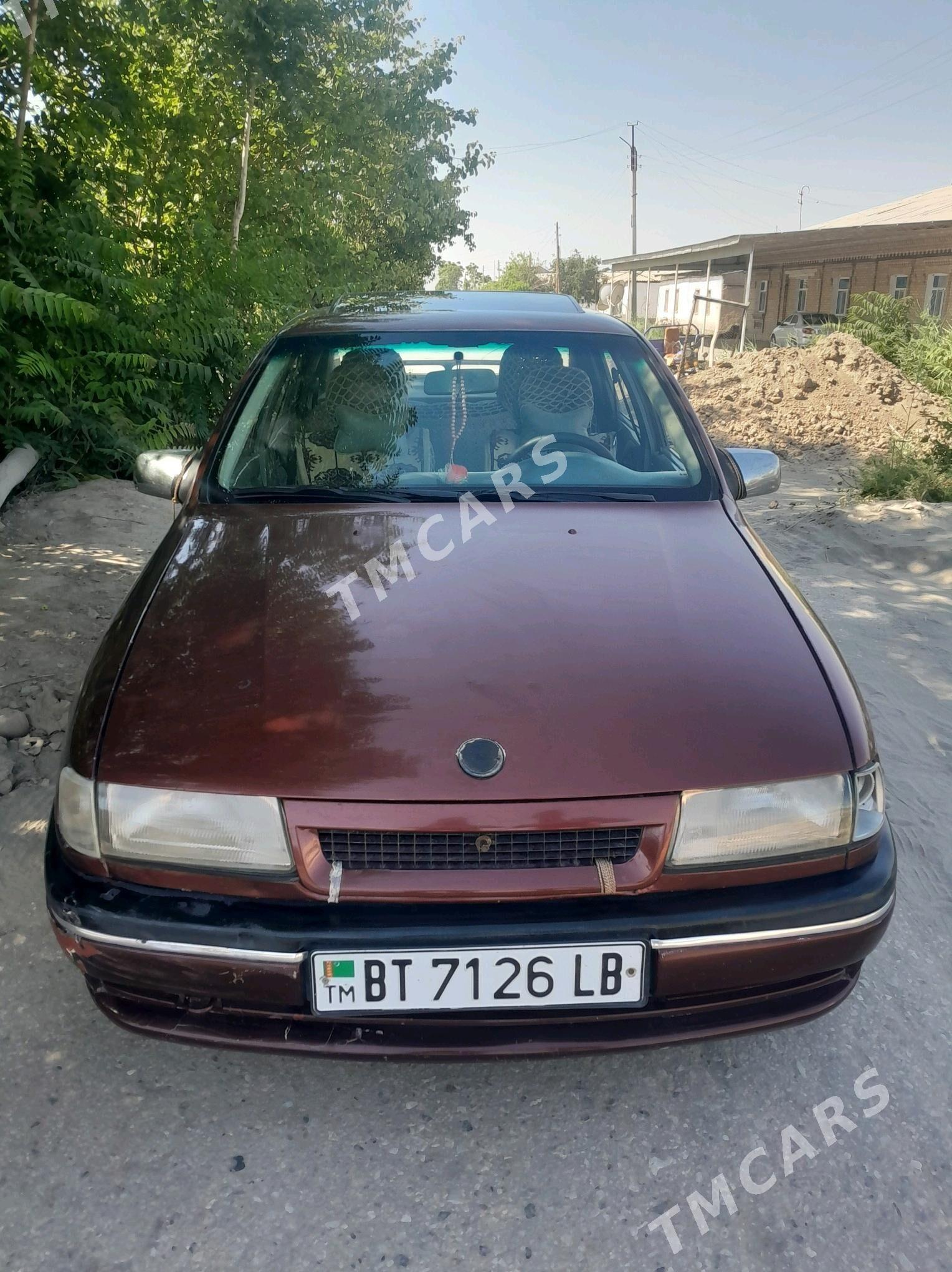 Opel Vectra 1993 - 30 000 TMT - Сакар - img 2