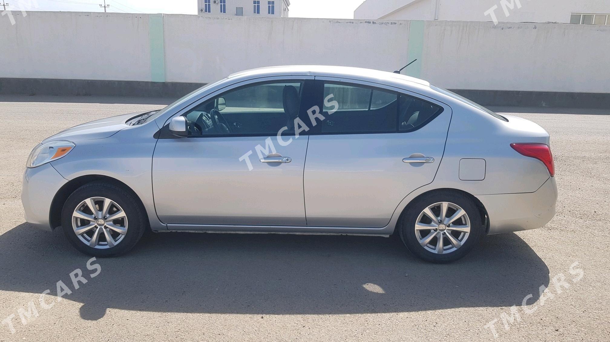 Nissan Versa 2012 - 115 000 TMT - Бахарден - img 5