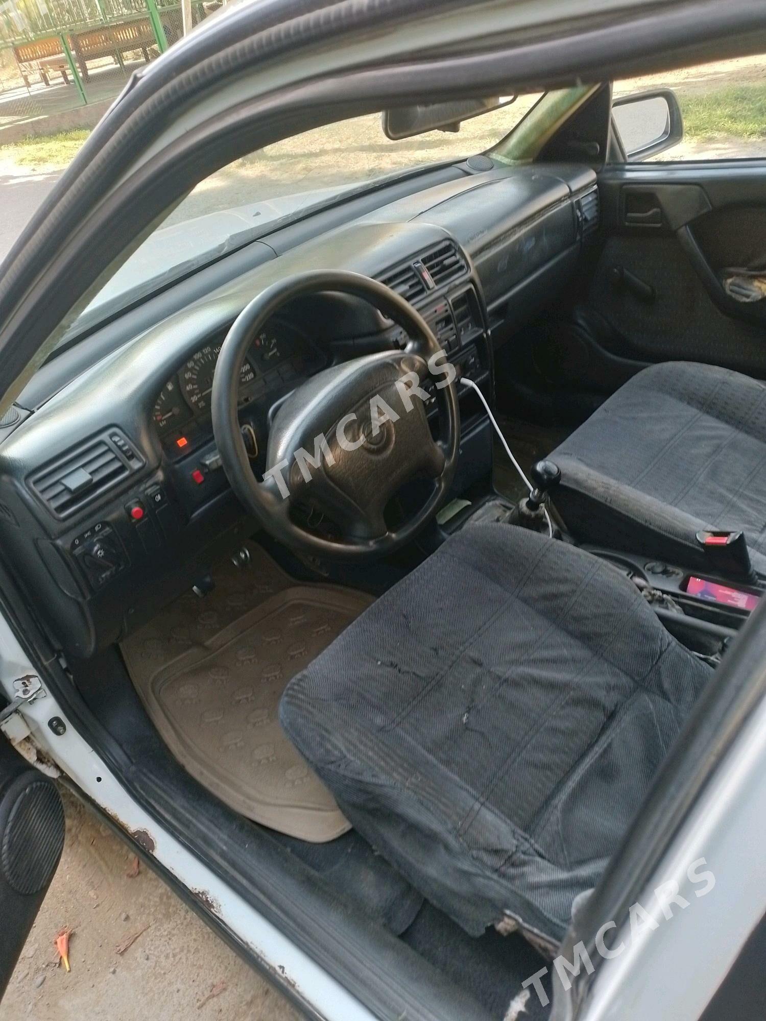 Opel Vectra 1995 - 28 000 TMT - Mary - img 3