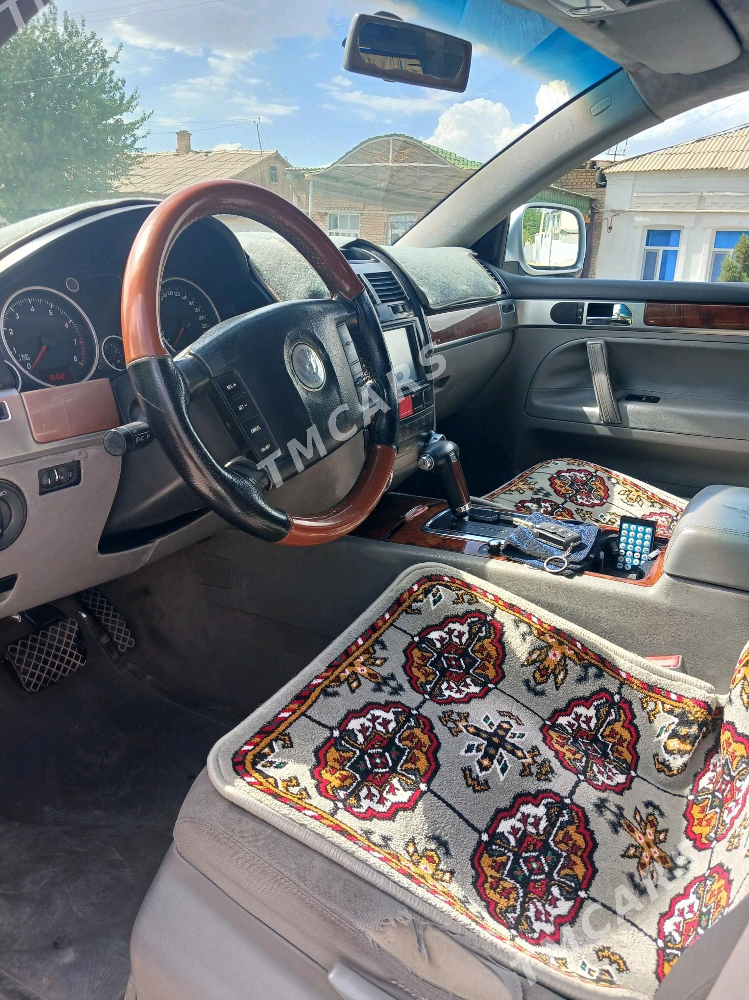 Volkswagen Touareg 2005 - 130 000 TMT - Türkmenabat - img 4