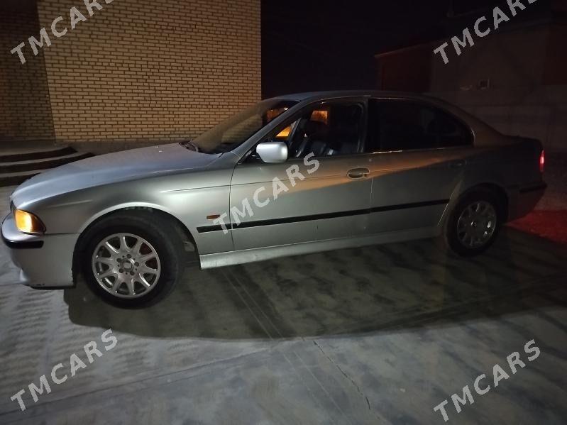 BMW E39 1997 - 70 000 TMT - Sarahs - img 3