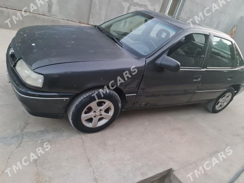 Opel Vectra 1989 - 16 000 TMT - Бахарден - img 8