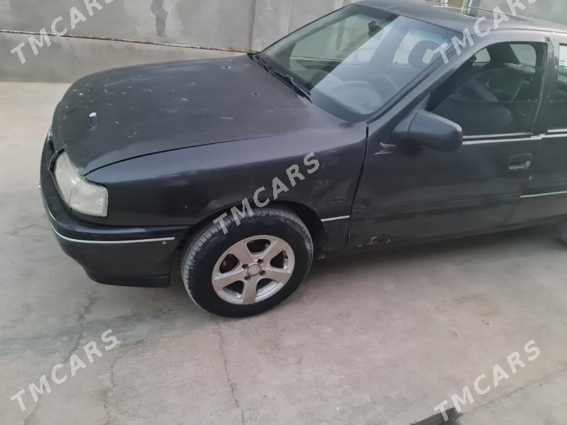 Opel Vectra 1989 - 16 000 TMT - Бахарден - img 7