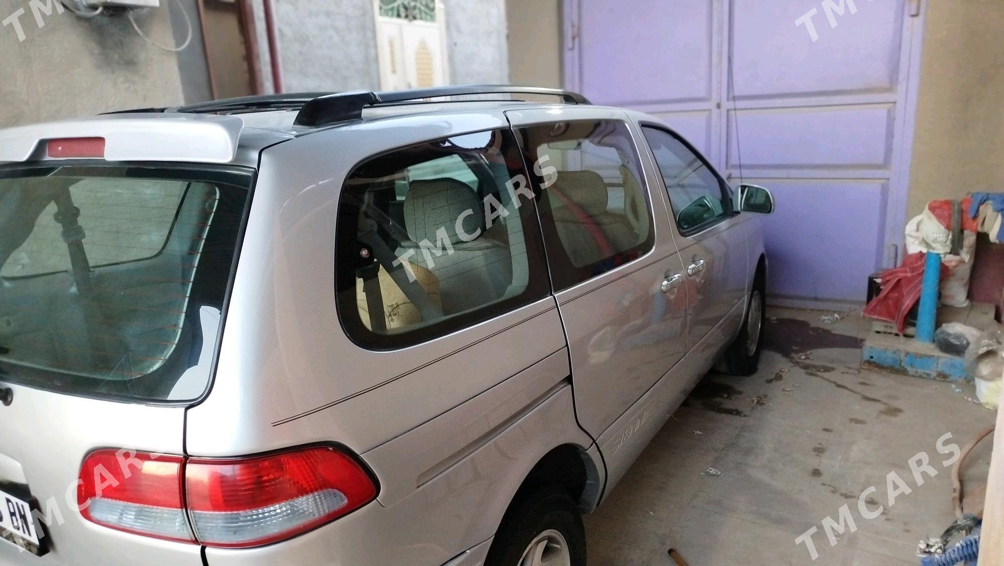 Toyota Sienna 2002 - 165 000 TMT - Balkanabat - img 2
