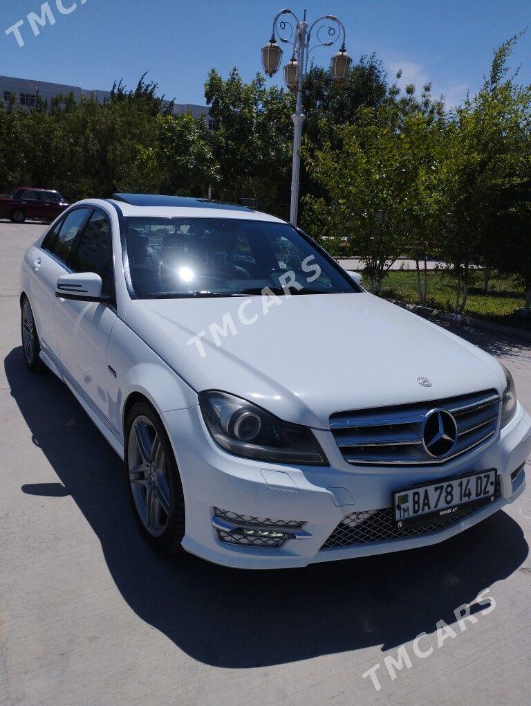 Mercedes-Benz C300 2013 - 250 000 TMT - Daşoguz - img 6