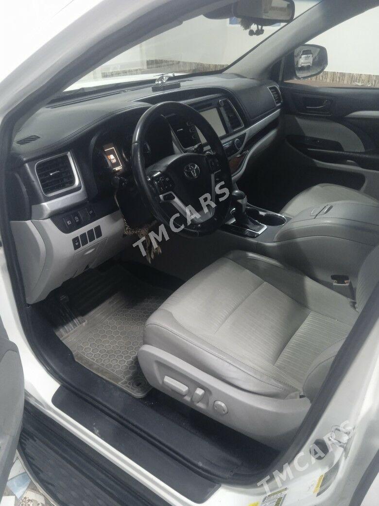 Toyota Highlander 2019 - 360 000 TMT - Çärjew - img 2