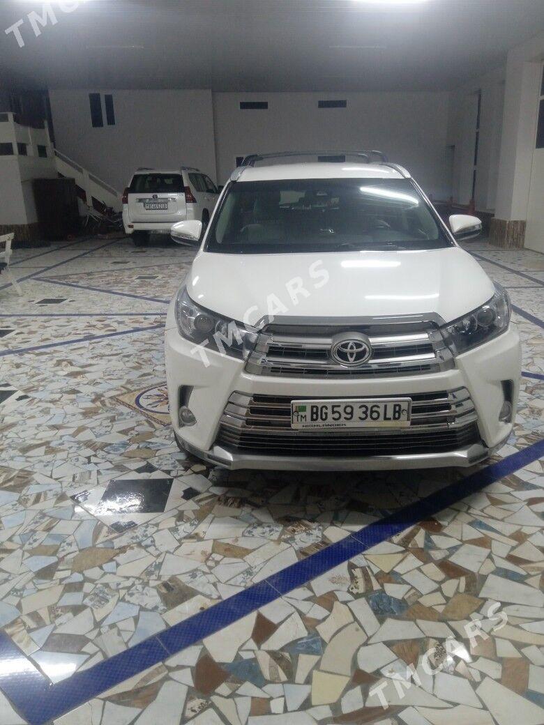 Toyota Highlander 2019 - 360 000 TMT - Çärjew - img 4