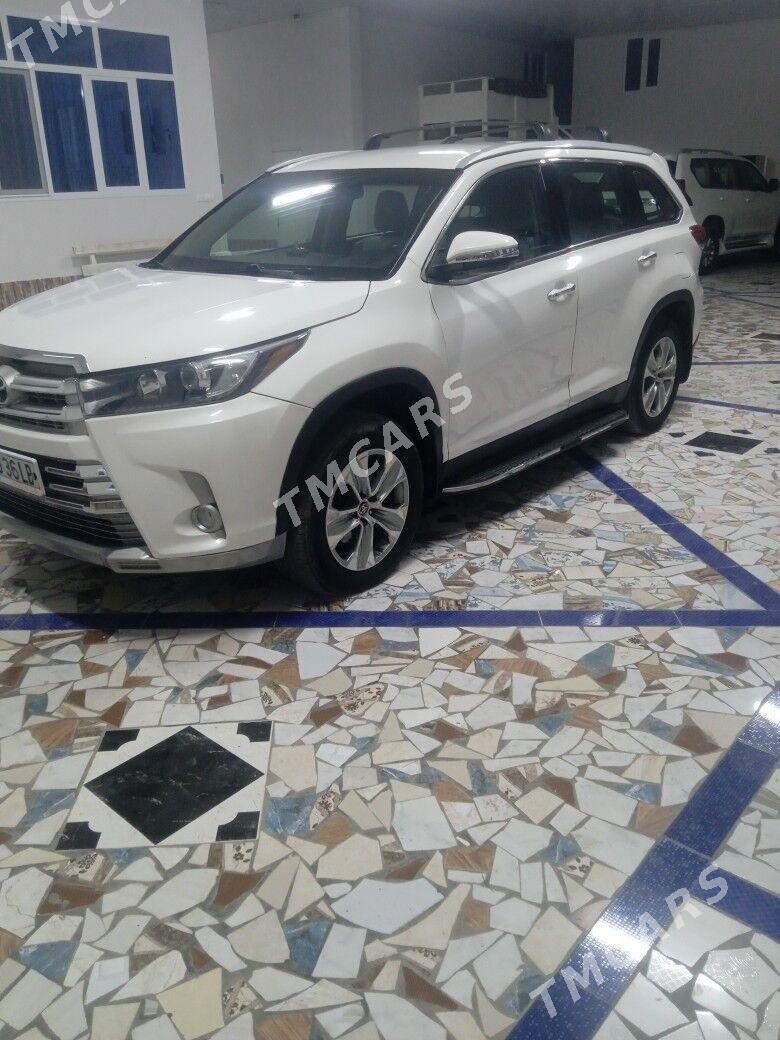 Toyota Highlander 2019 - 360 000 TMT - Çärjew - img 7