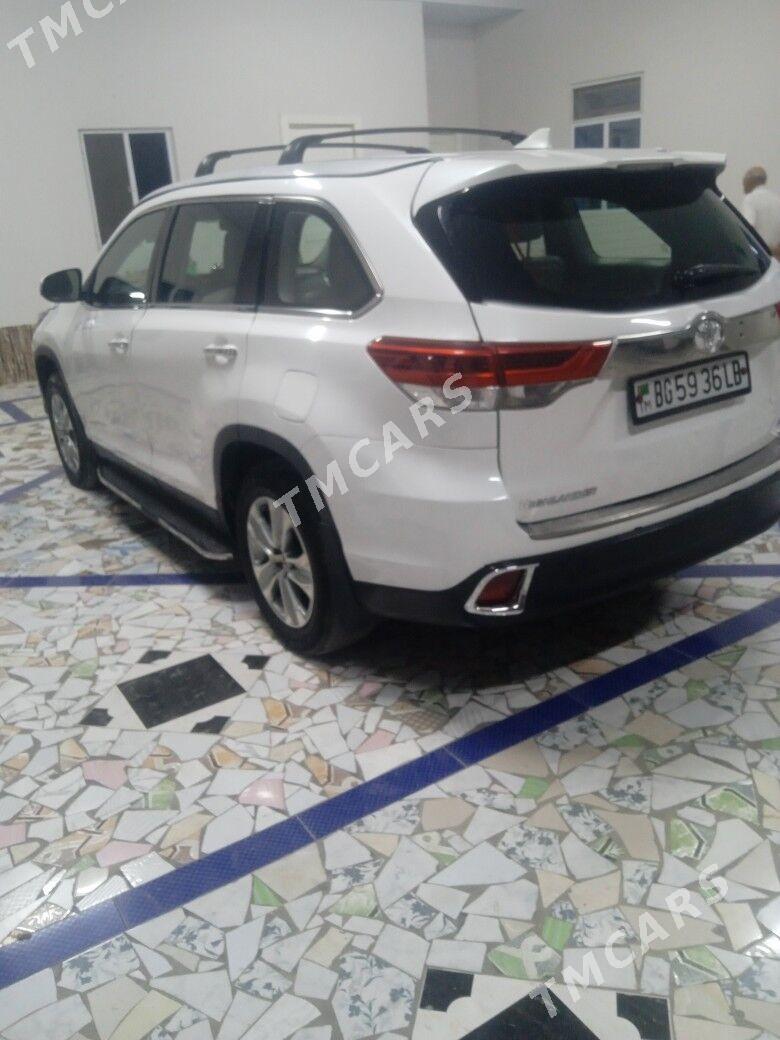 Toyota Highlander 2019 - 360 000 TMT - Çärjew - img 5