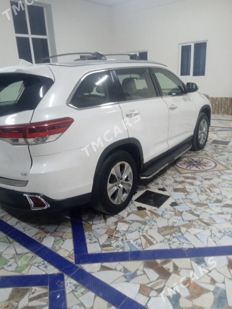 Toyota Highlander 2019 - 360 000 TMT - Çärjew - img 6