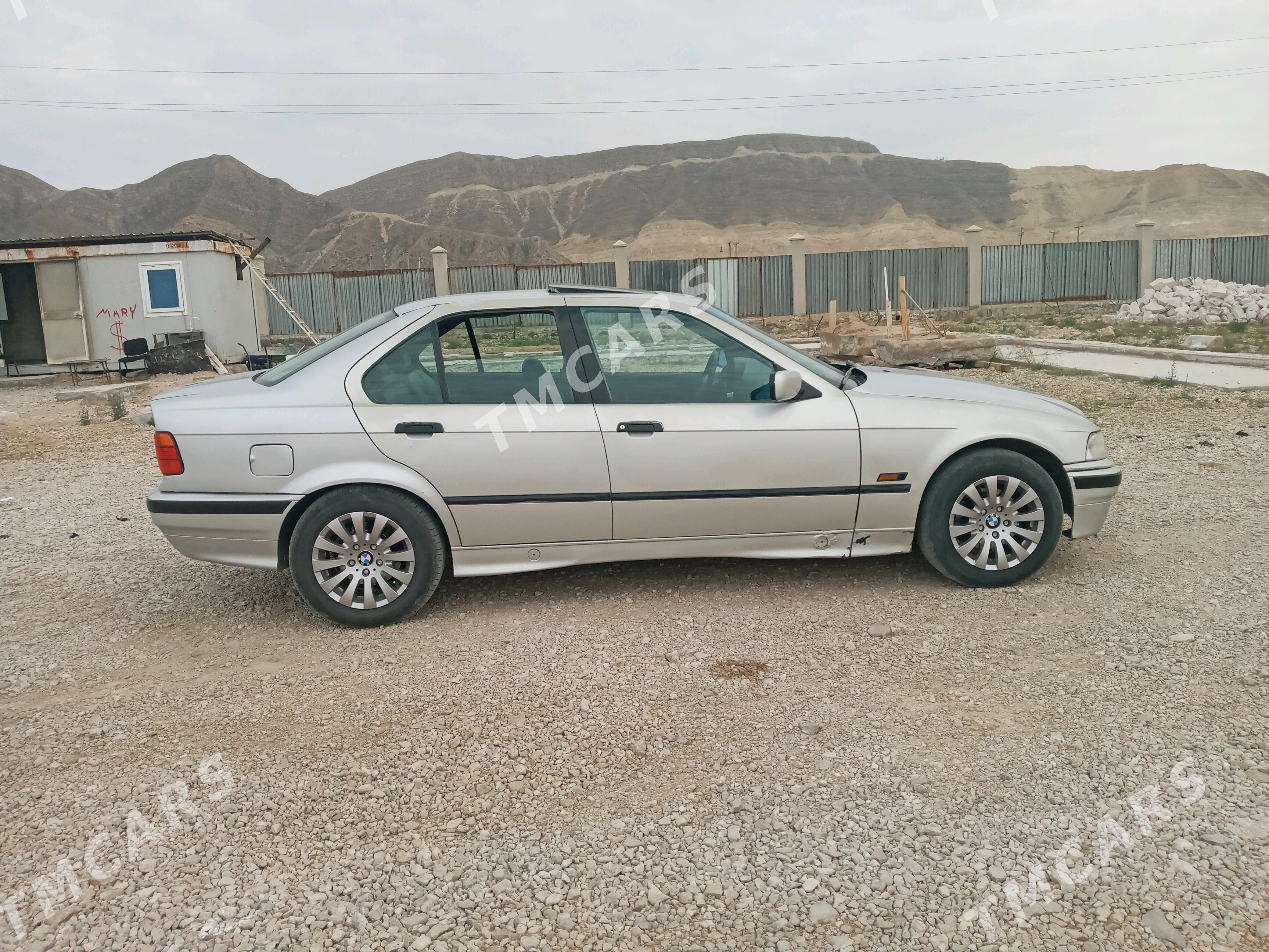 BMW 320 1993 - 29 000 TMT - Jebel - img 2
