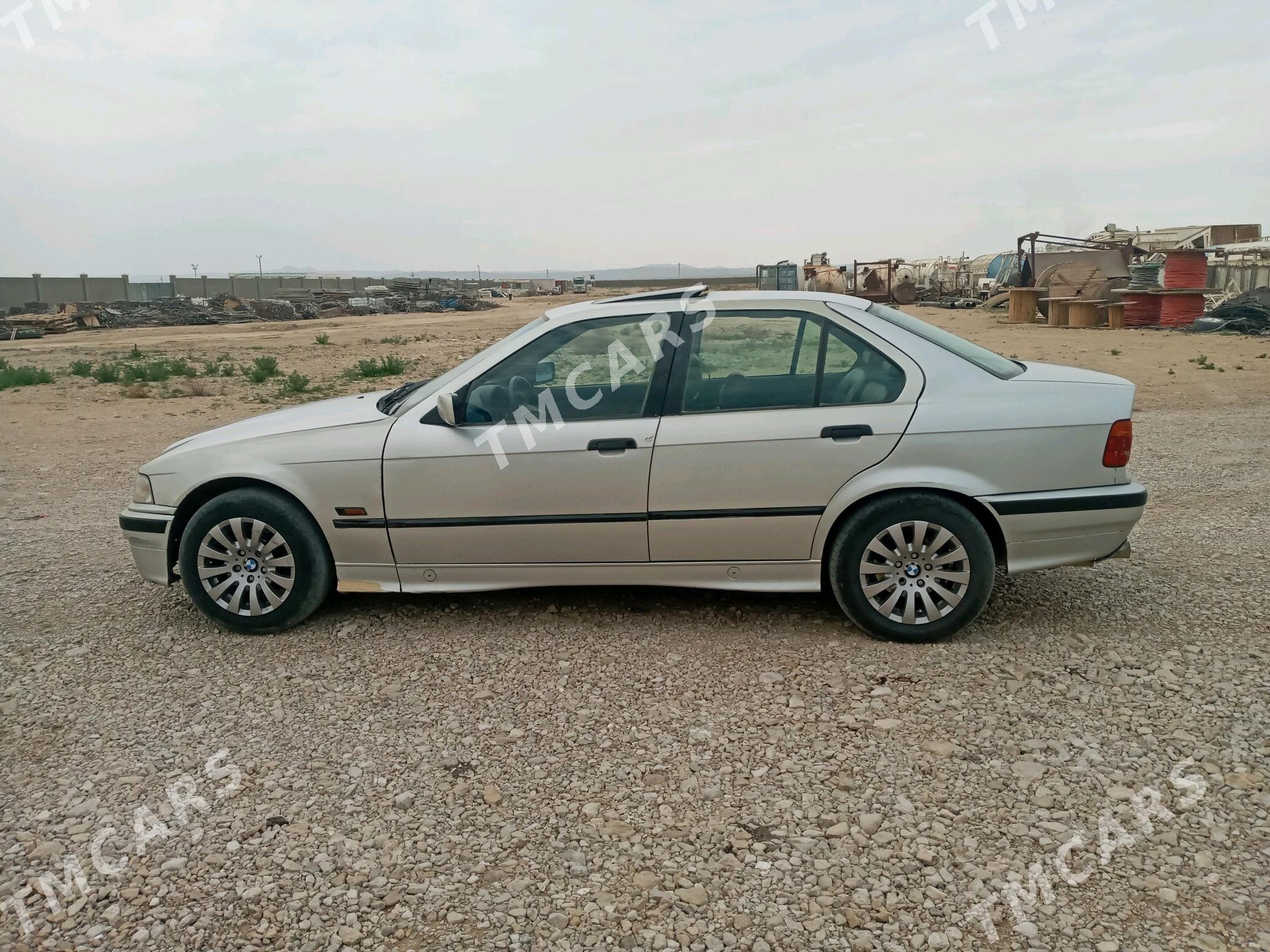 BMW 320 1993 - 29 000 TMT - Jebel - img 6