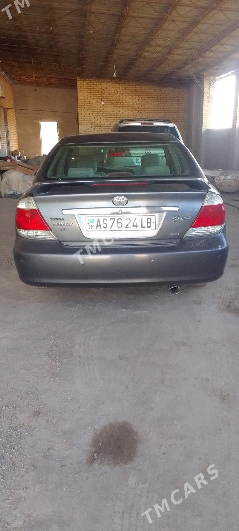Toyota Camry 2003 - 125 000 TMT - Halaç - img 2