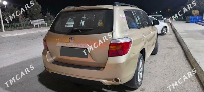 Toyota Highlander 2010 - 245 000 TMT - Балканабат - img 4