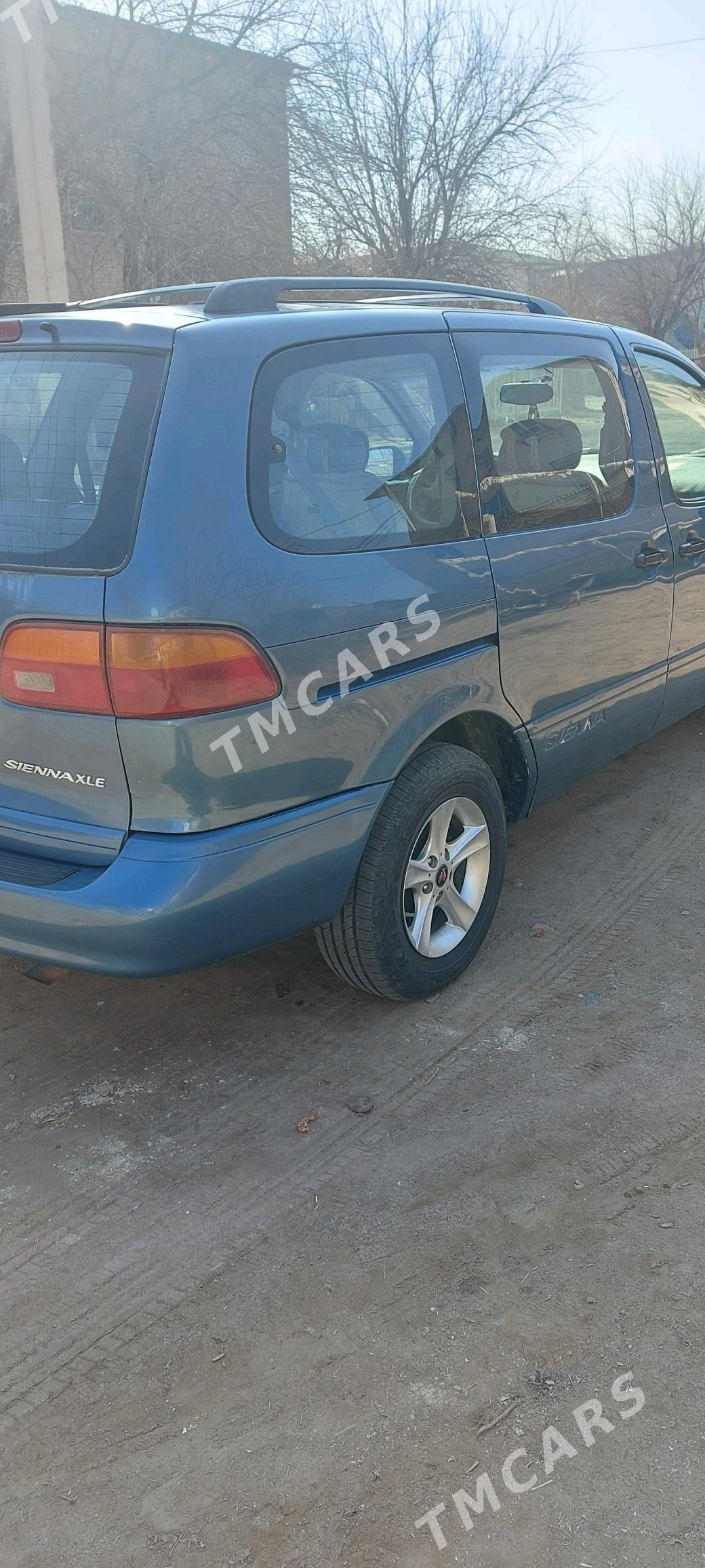 Toyota Sienna 1999 - 140 000 TMT - Mary - img 2