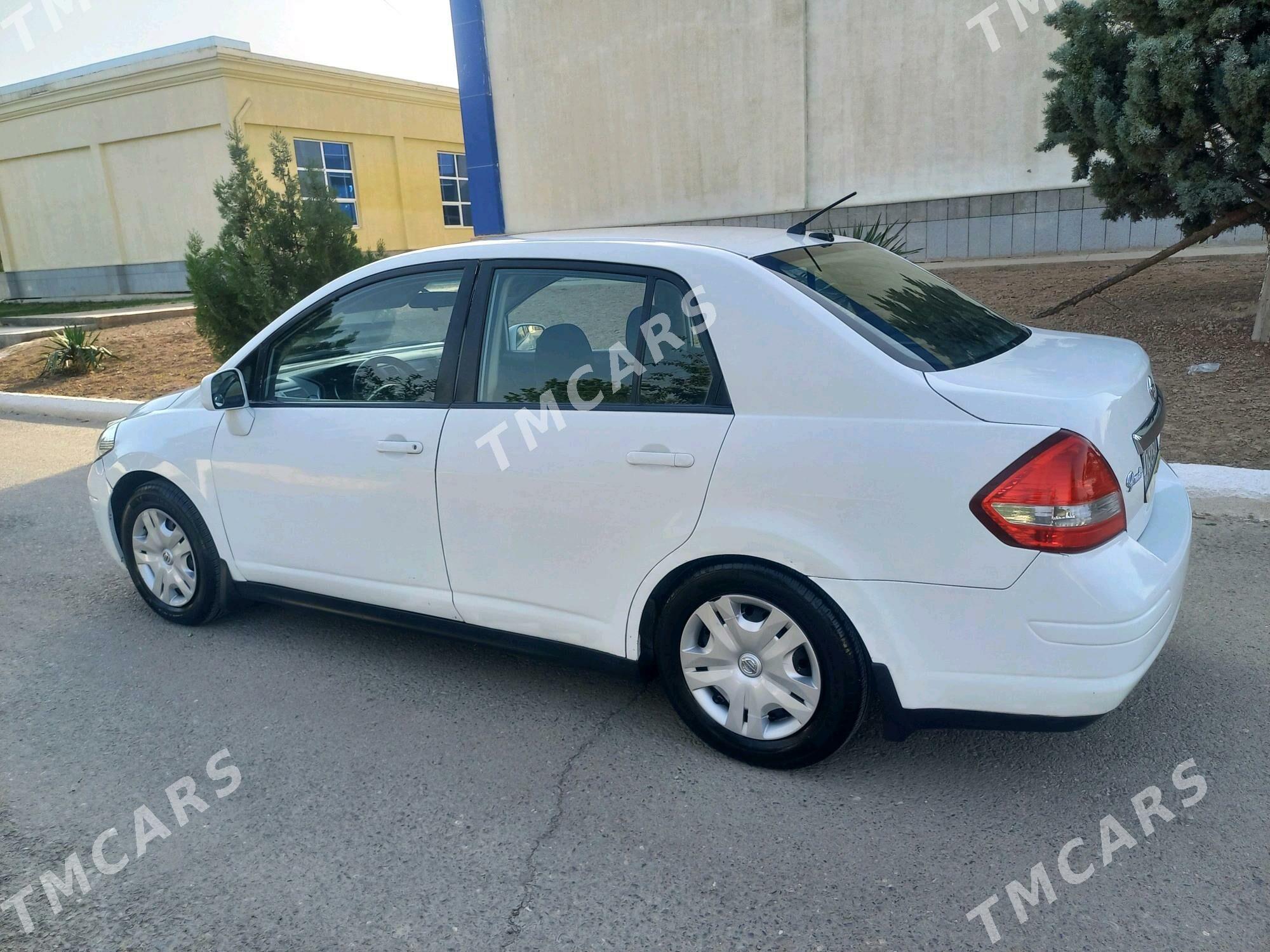 Nissan Versa 2010 - 118 000 TMT - Ашхабад - img 2