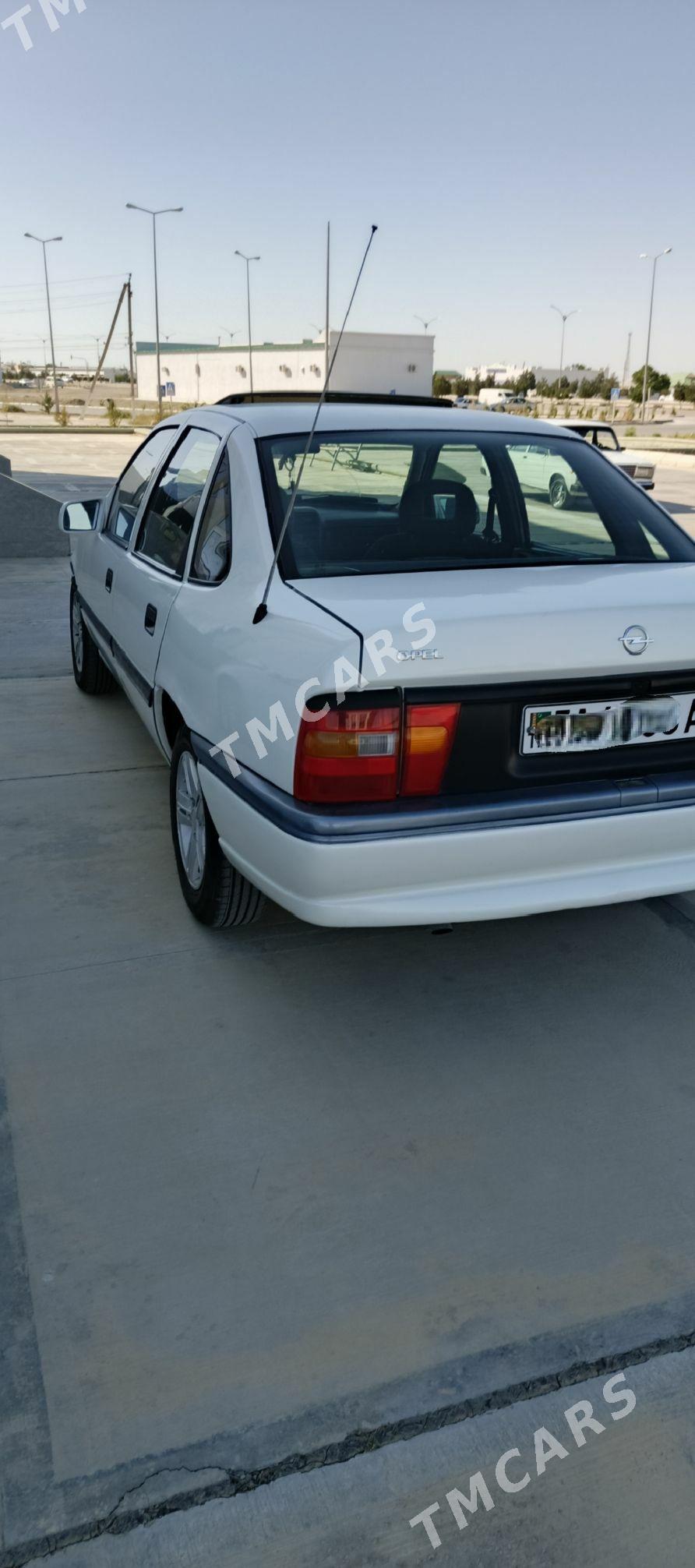Opel Vectra 1992 - 48 000 TMT - Bäherden - img 2