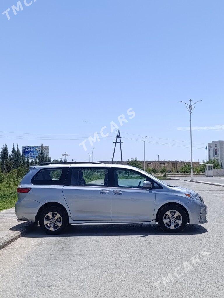 Toyota Sienna 2020 - 330 000 TMT - Kerki - img 3