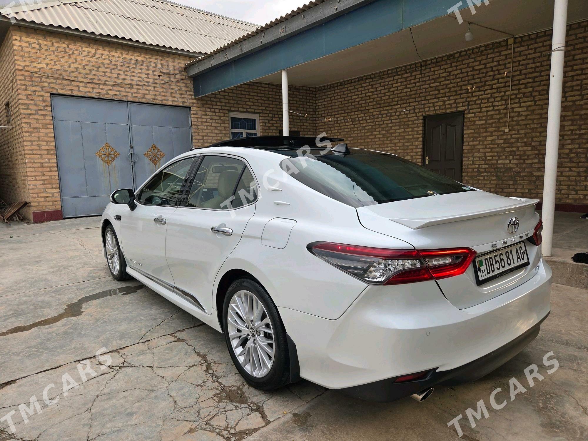 Toyota Camry 2018 - 410 000 TMT - Серахс - img 4