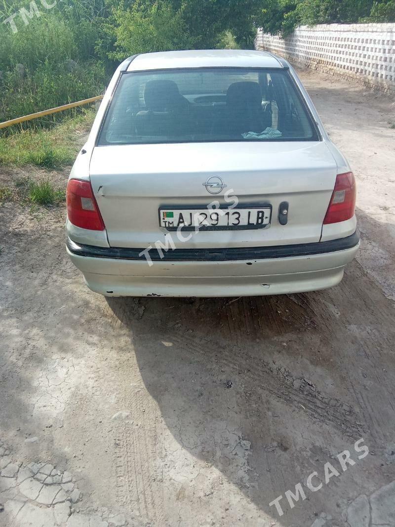 Opel Astra 1993 - 30 000 TMT - Сакар - img 3