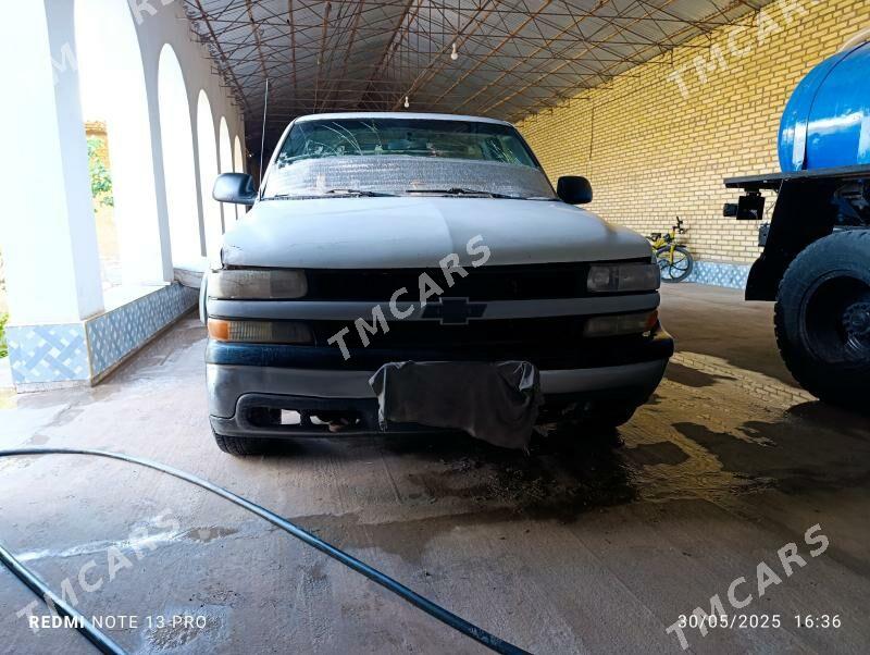 Chevrolet 2500 2003 - 50 000 TMT - Kerki - img 4