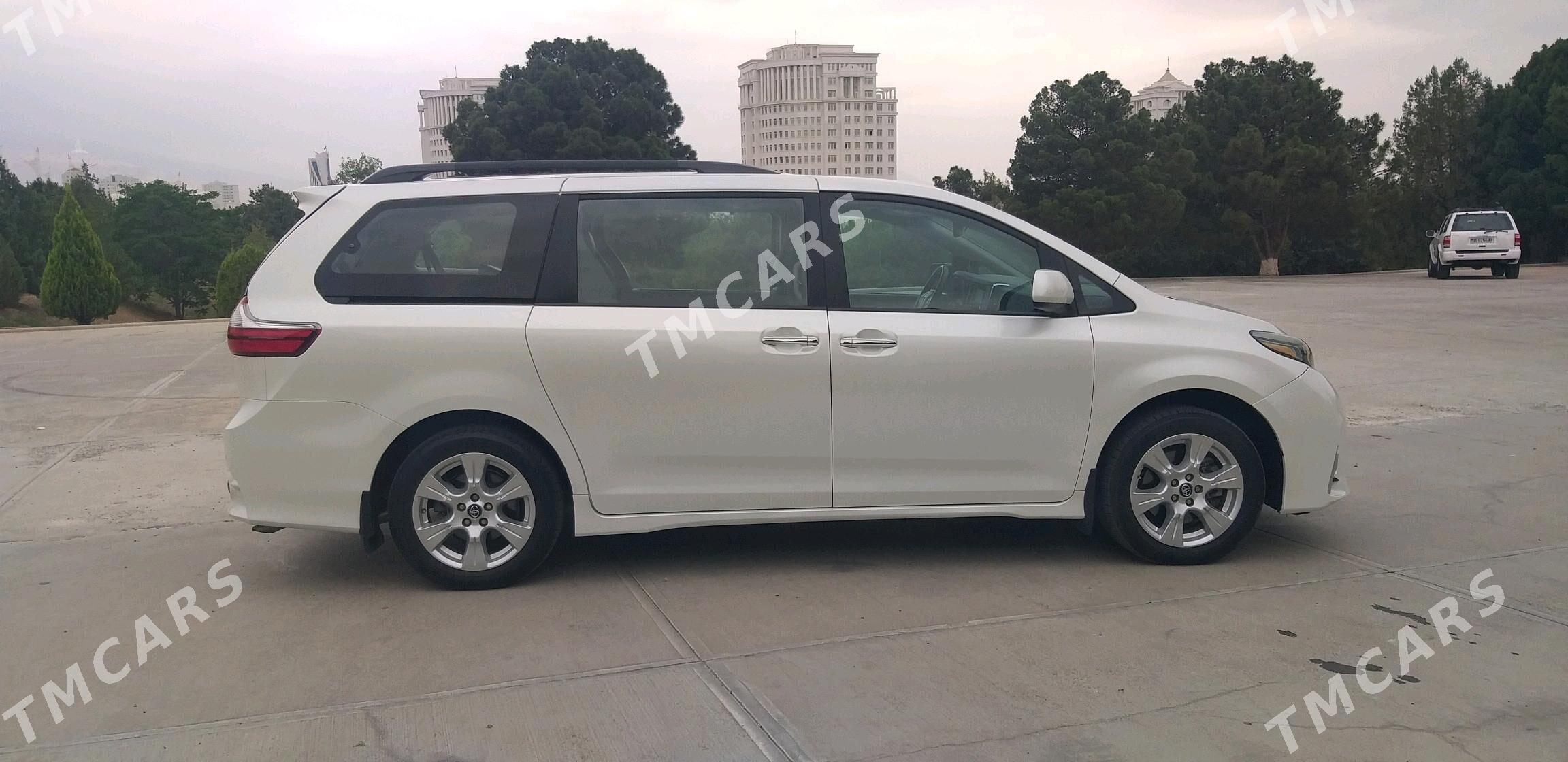 Toyota Sienna 2019 - 375 000 TMT - Gypjak - img 4