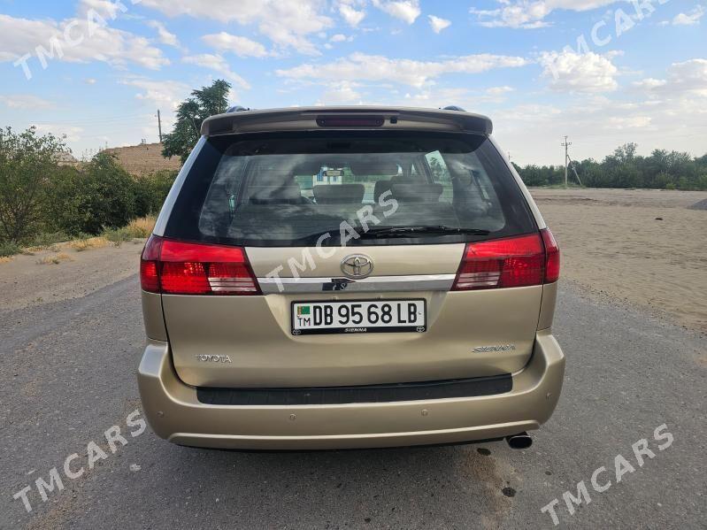Toyota Sienna 2005 - 210 000 TMT - Халач - img 8