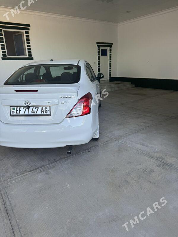 Nissan Versa 2012 - 125 000 TMT - Ашхабад - img 3
