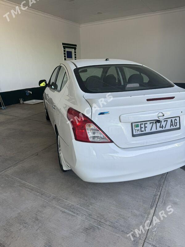 Nissan Versa 2012 - 125 000 TMT - Ашхабад - img 2