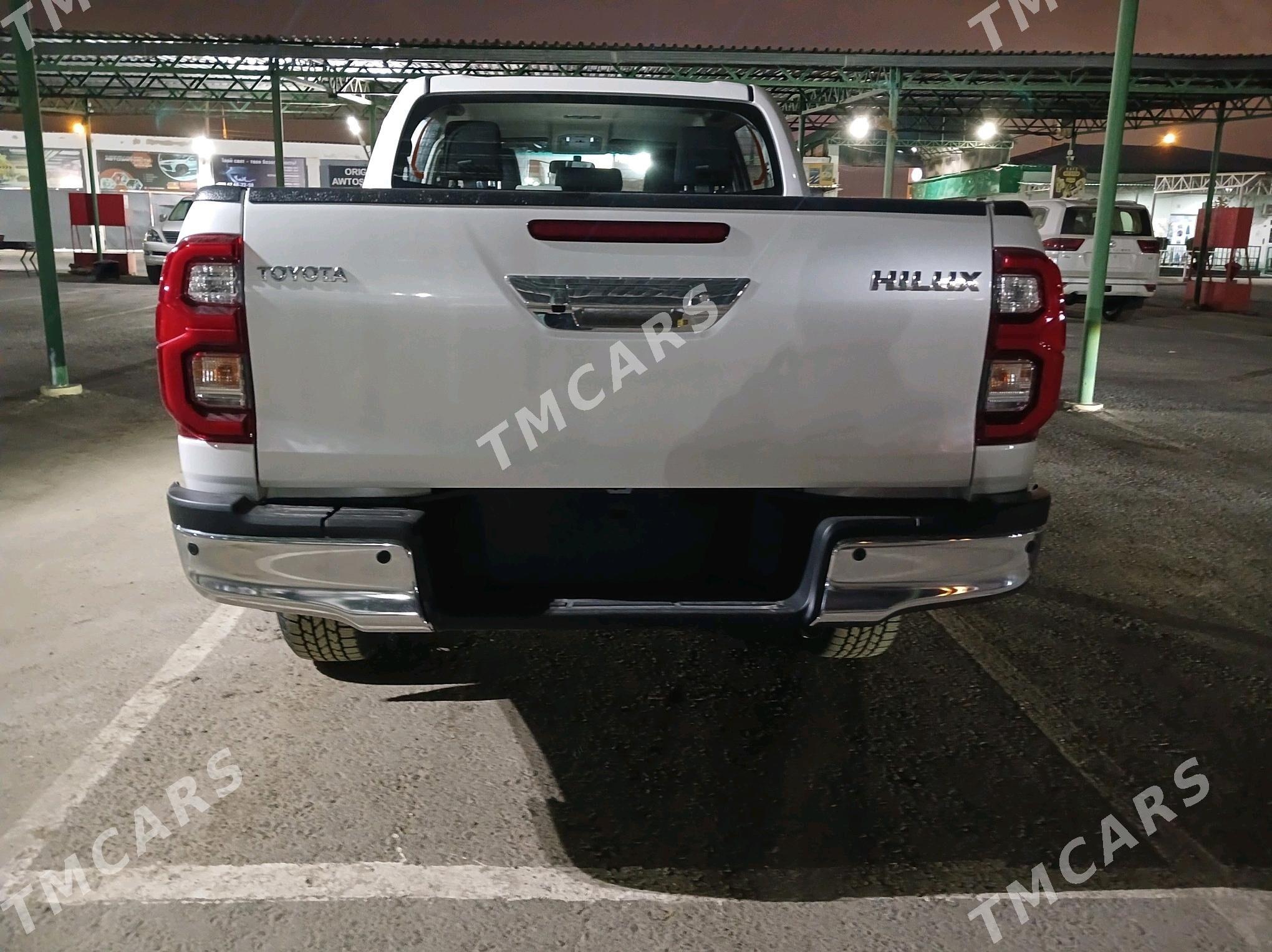 Toyota Hilux 2024 - 675 000 TMT - Aşgabat - img 8