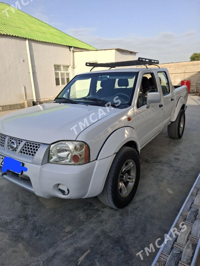 Nissan Navara 2004 - 95 000 TMT - Aşgabat - img 3