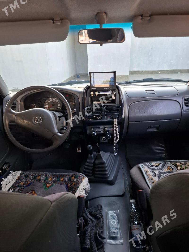 Nissan Navara 2004 - 95 000 TMT - Aşgabat - img 4