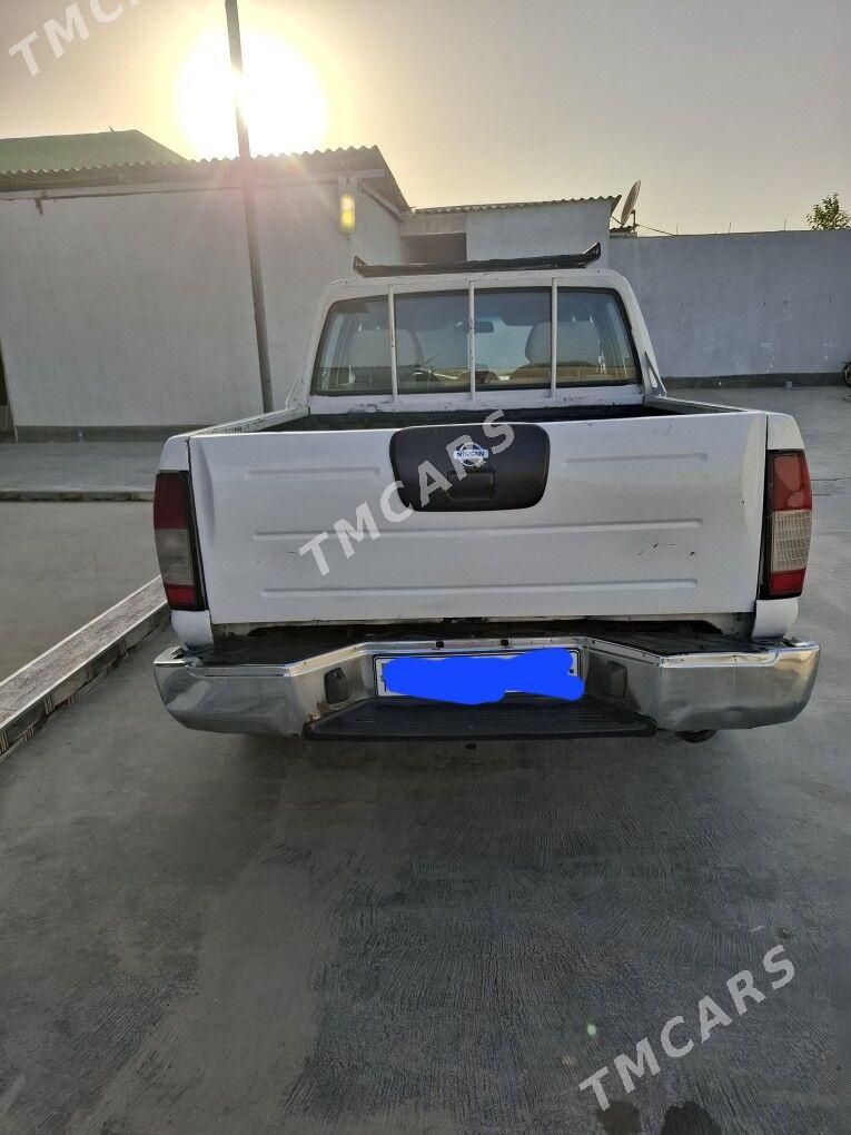 Nissan Navara 2004 - 95 000 TMT - Aşgabat - img 2