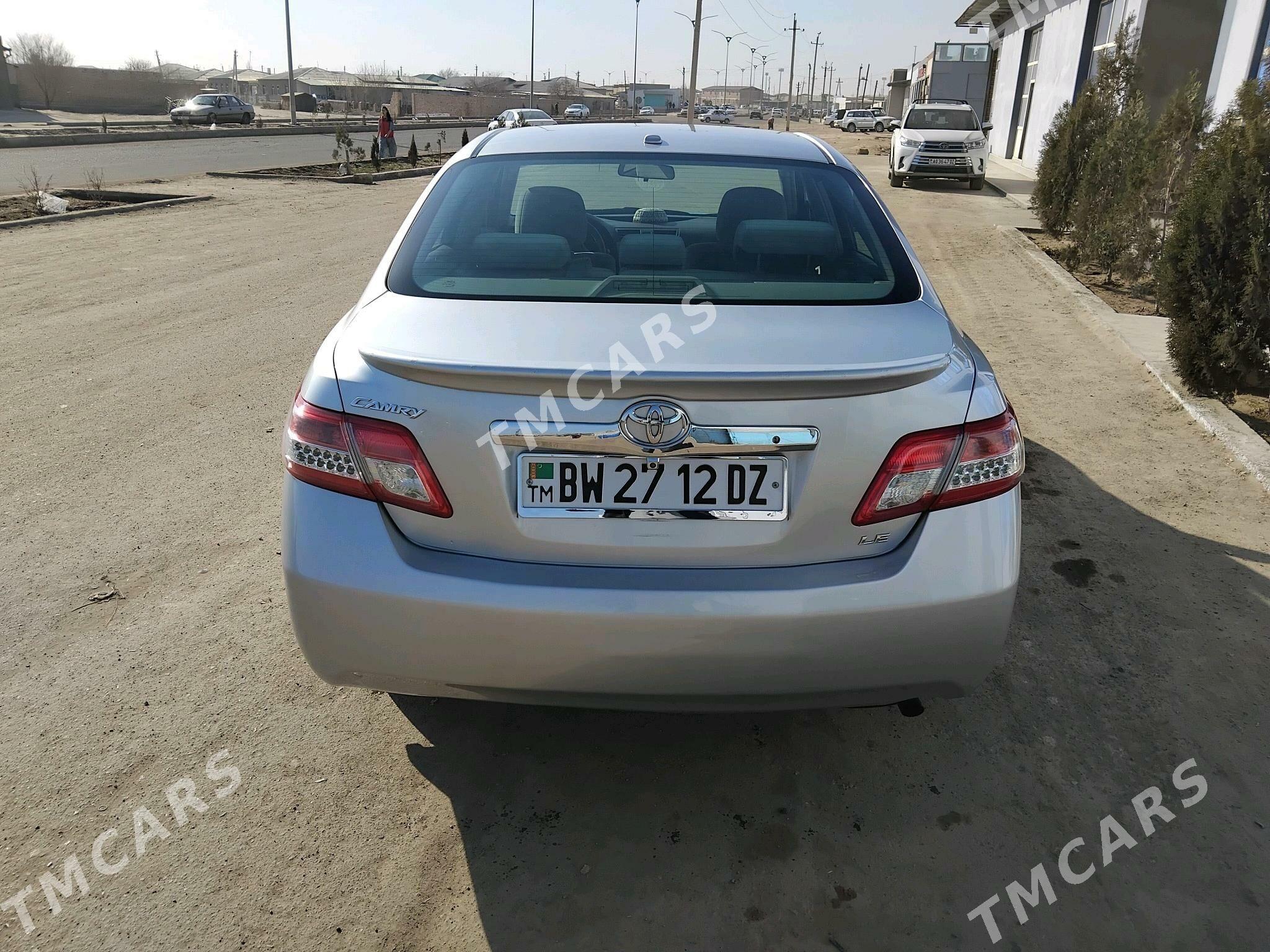 Toyota Camry 2010 - 200 000 TMT - Gubadag - img 3