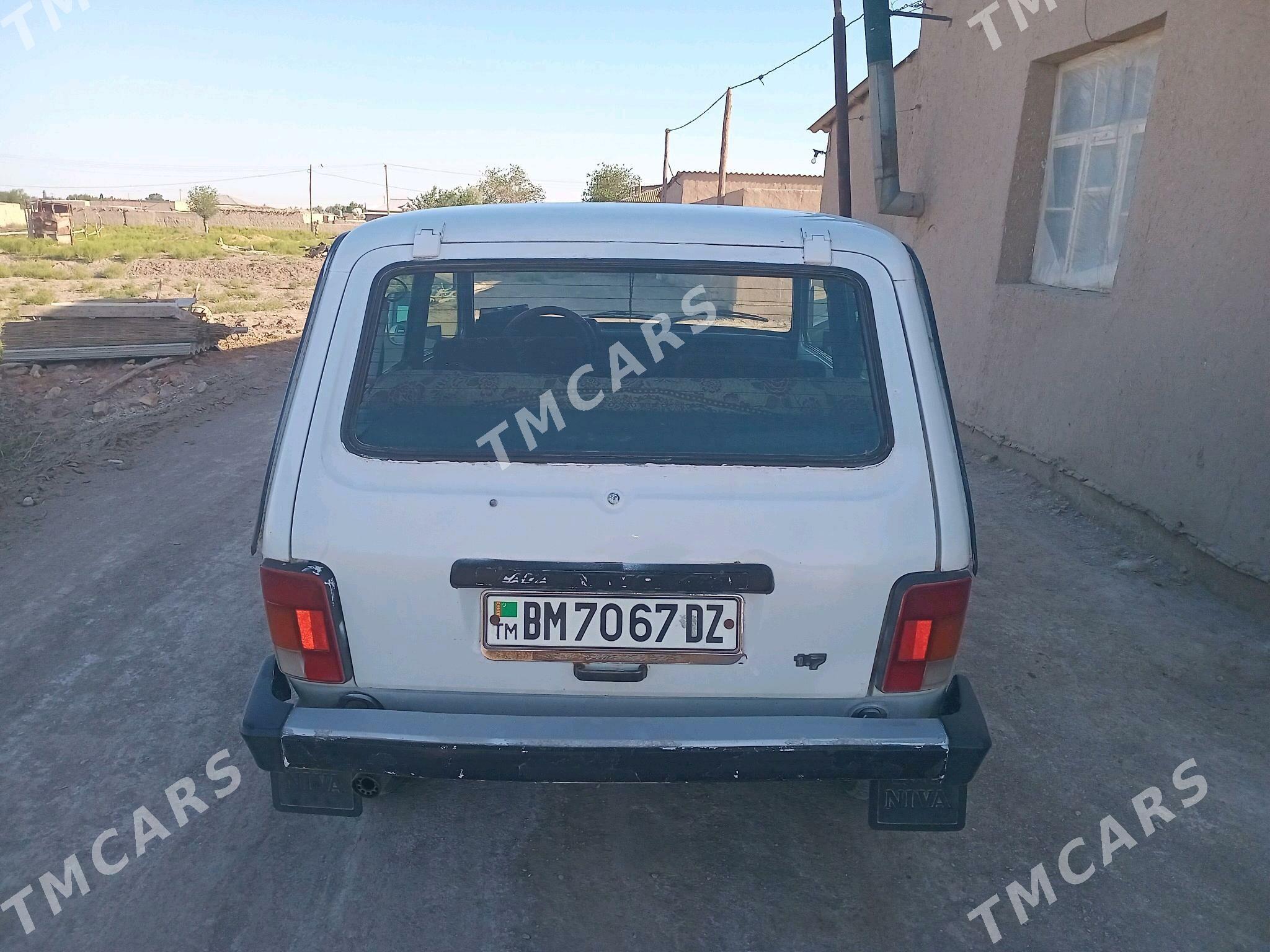 Lada Niva 2003 - 35 000 TMT - Türkmenbaşy etr. - img 4