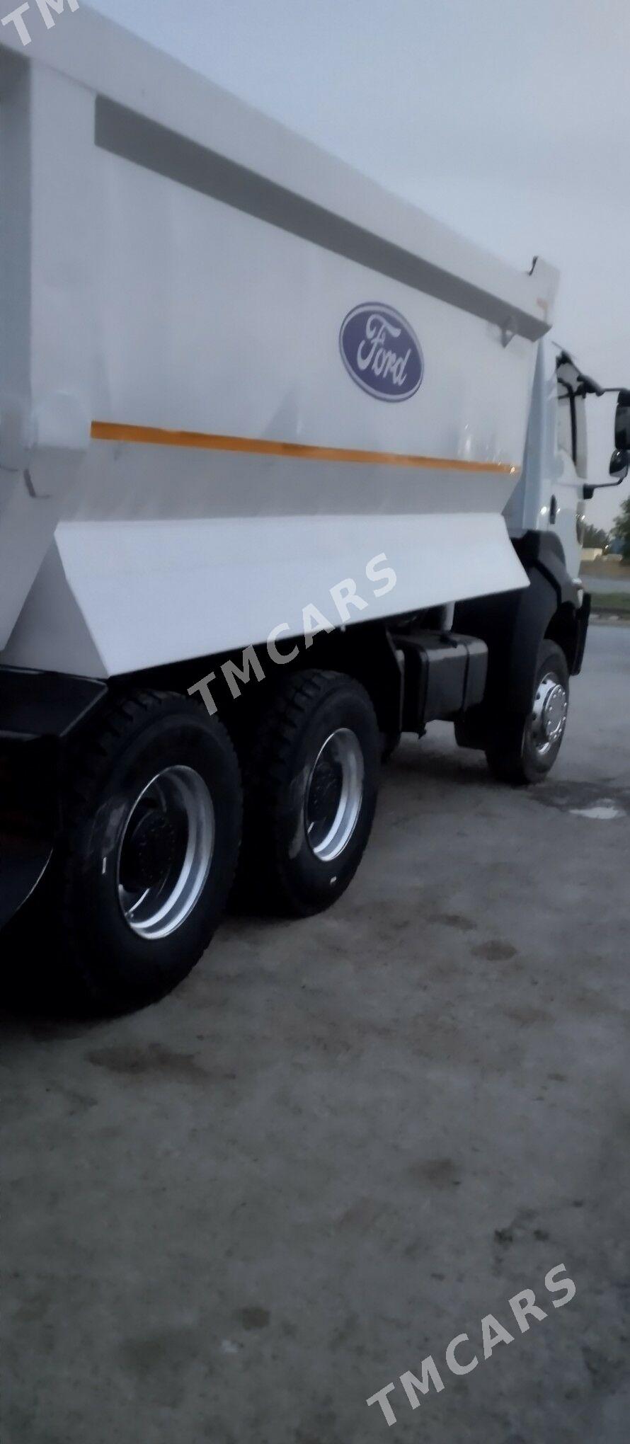 Ford Cargo 3536M 2015 - 810 000 TMT - Bedew - img 3