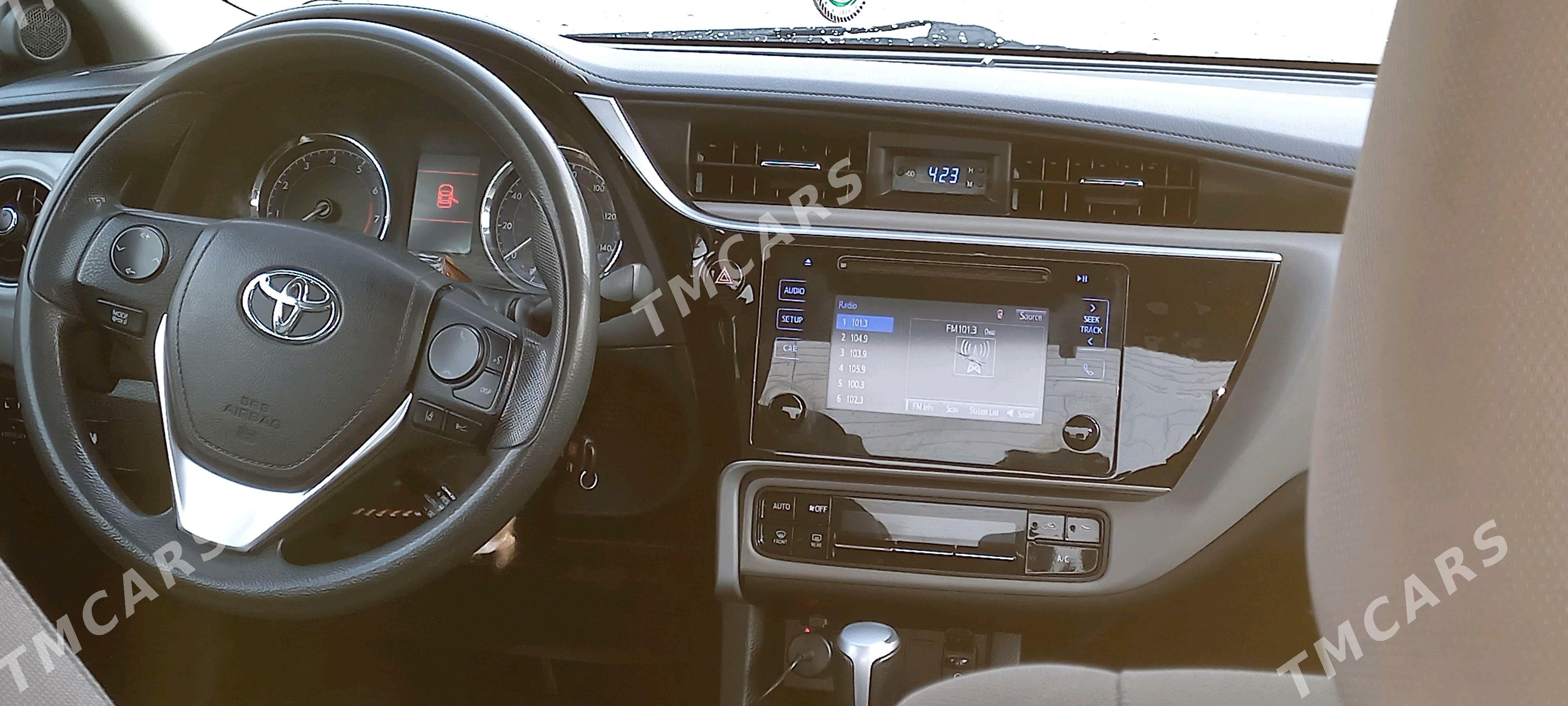 Toyota Corolla 2018 - 210 000 TMT - Тязе заман - img 2