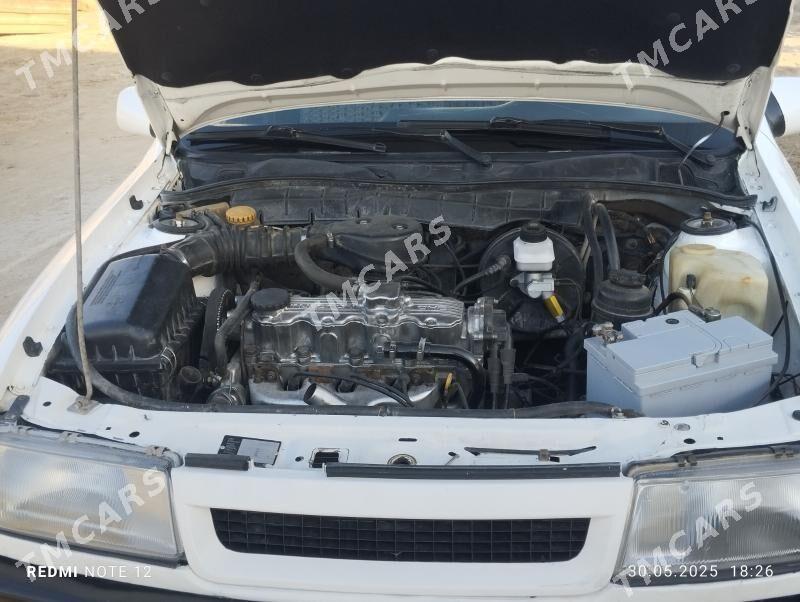 Opel Vectra 1992 - 40 000 TMT - Baýramaly - img 5