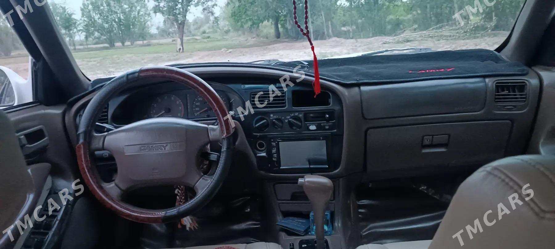 Toyota Camry 1994 - 85 000 TMT - Köneürgenç - img 3